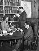 Cribbage game BiblioArchives / LibraryArchives from Canada, Public domain, via Wikimedia Commons